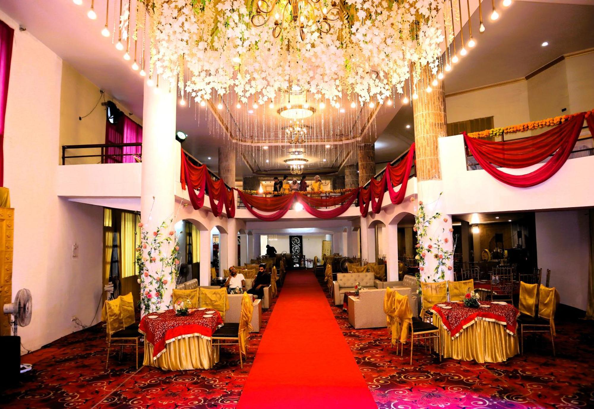 Hotel River Bank Mandi Bagian luar foto