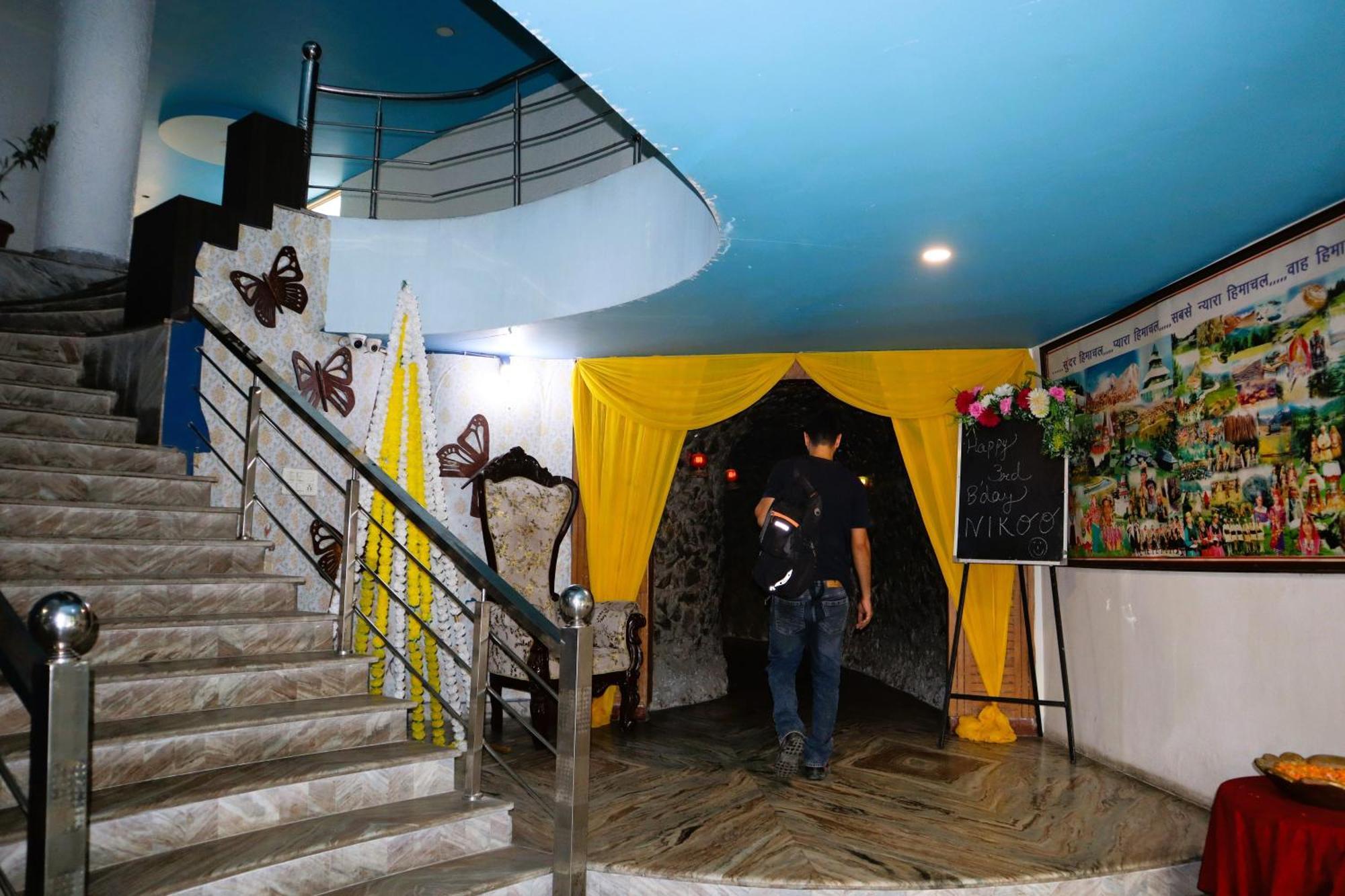 Hotel River Bank Mandi Bagian luar foto