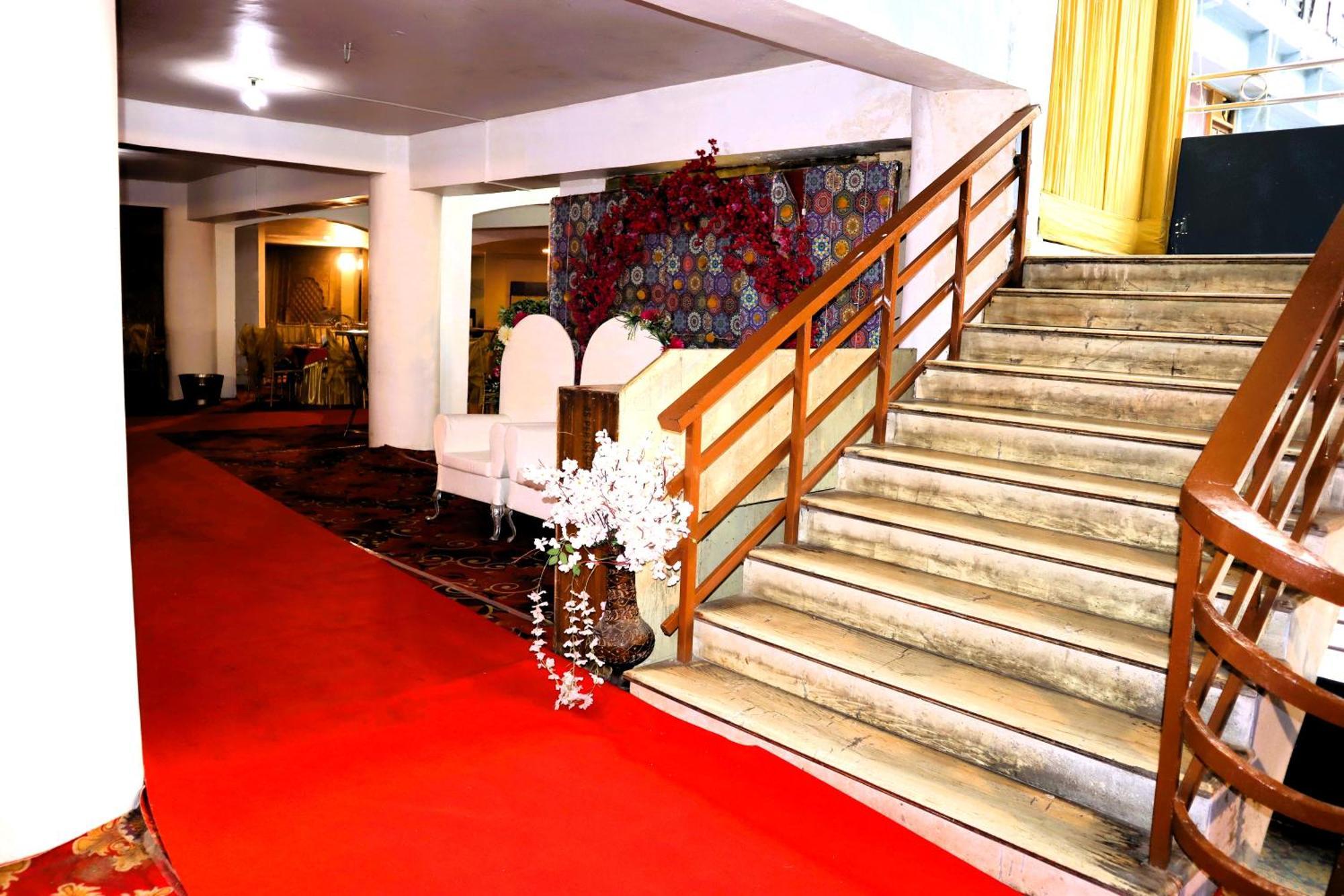 Hotel River Bank Mandi Bagian luar foto