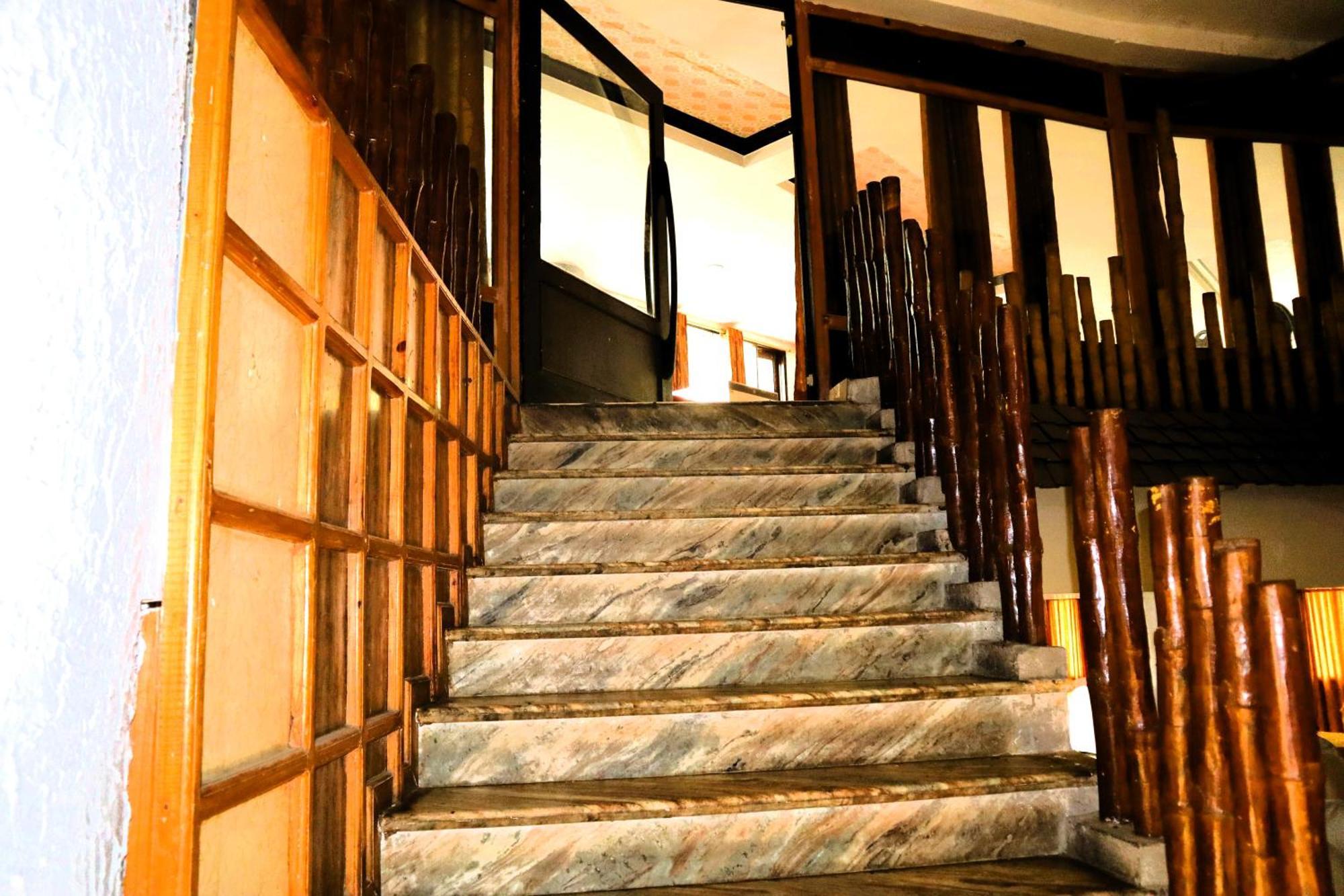 Hotel River Bank Mandi Bagian luar foto