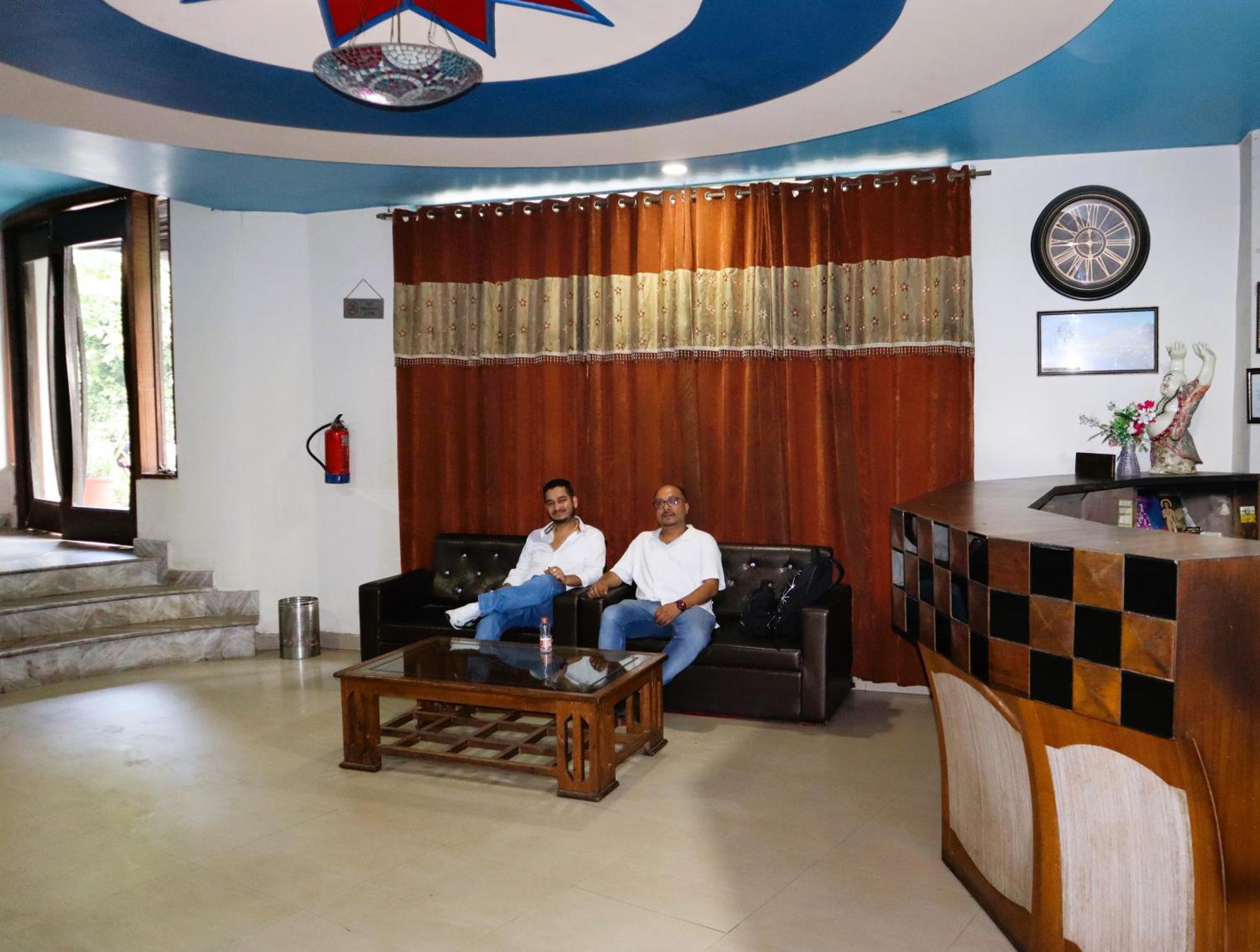 Hotel River Bank Mandi Bagian luar foto