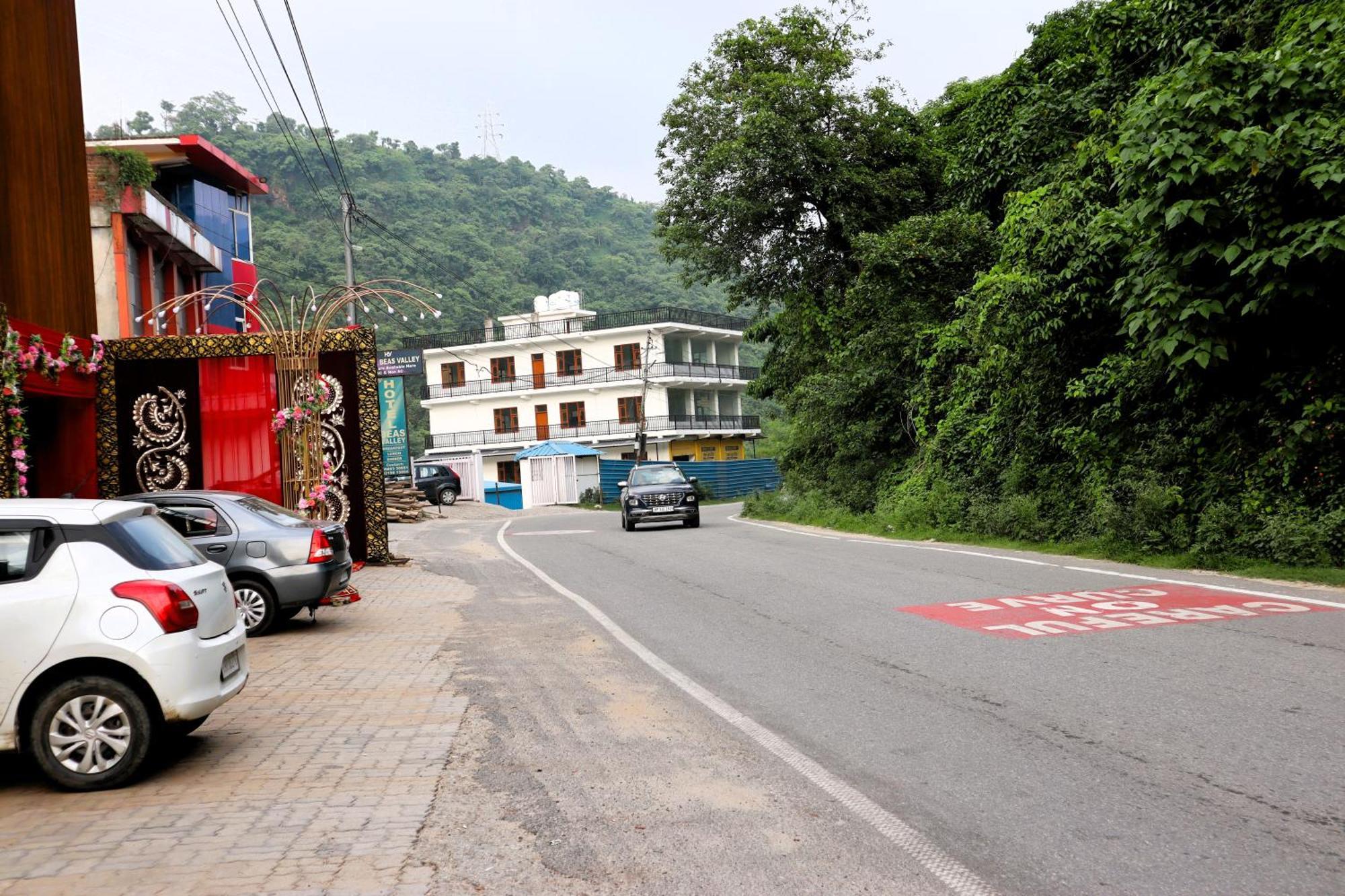 Hotel River Bank Mandi Bagian luar foto